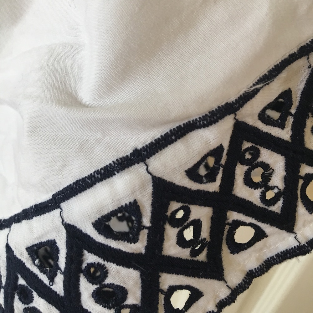Catherine Malandrino eyelet cotton linen top black embroidery trim - Picture 6 of 7